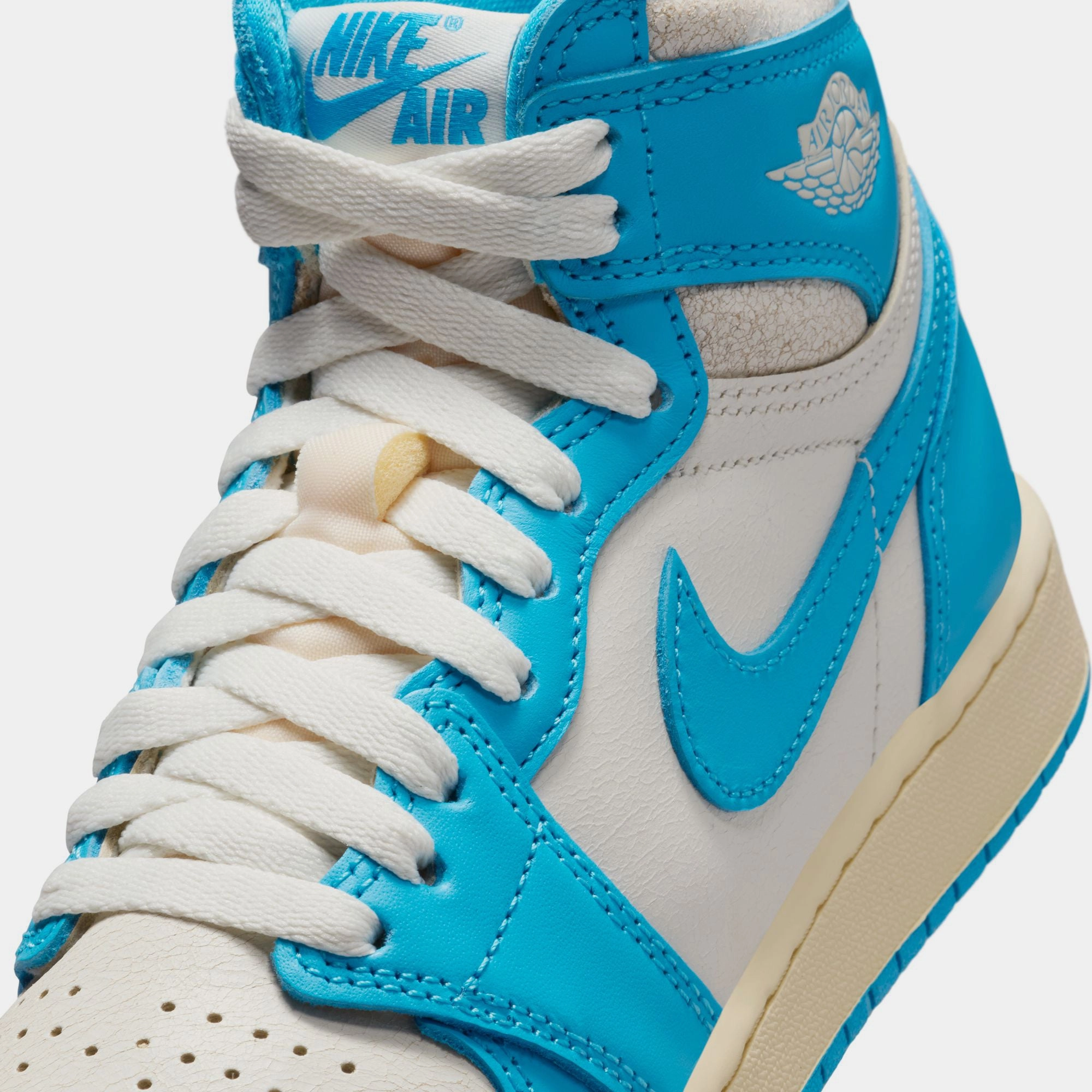 Air Jordan 1 Retro High OG 'UNC Reimagined' (GS) - Dark Powder Blue/Sail Air Jordan Basketball Shoes for Performance