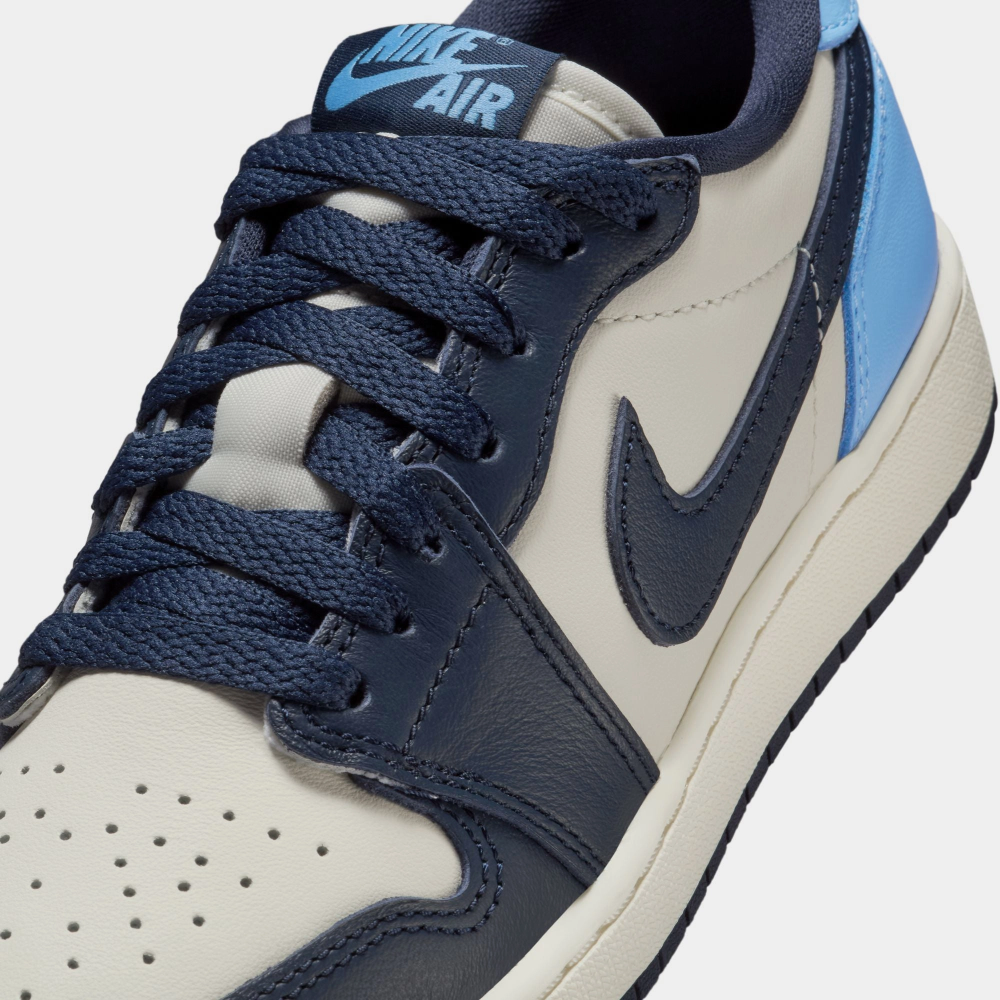 Air Jordan 1 Retro Low OG (GS) - Obsidian/University Blue Air Jordan Basketball Shoes for Performance