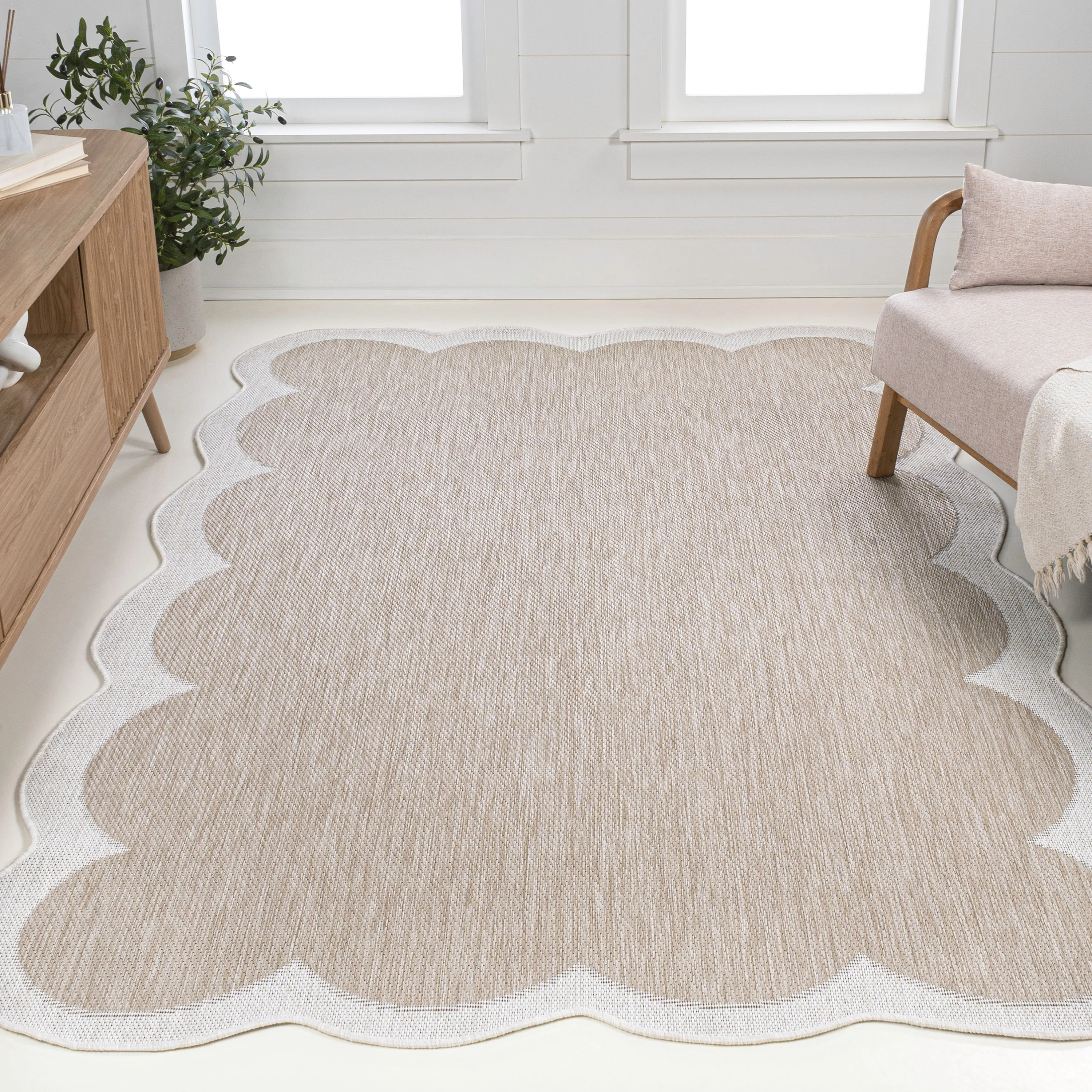 Alice Classic Cottage Two-Tone Scalloped Indoor/Outdoor Shaped Area Rug Jonathan Y Home
