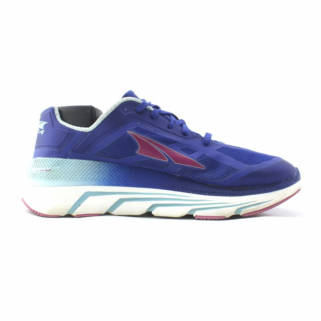 ALTRA DUO lightweight athletic shoe look