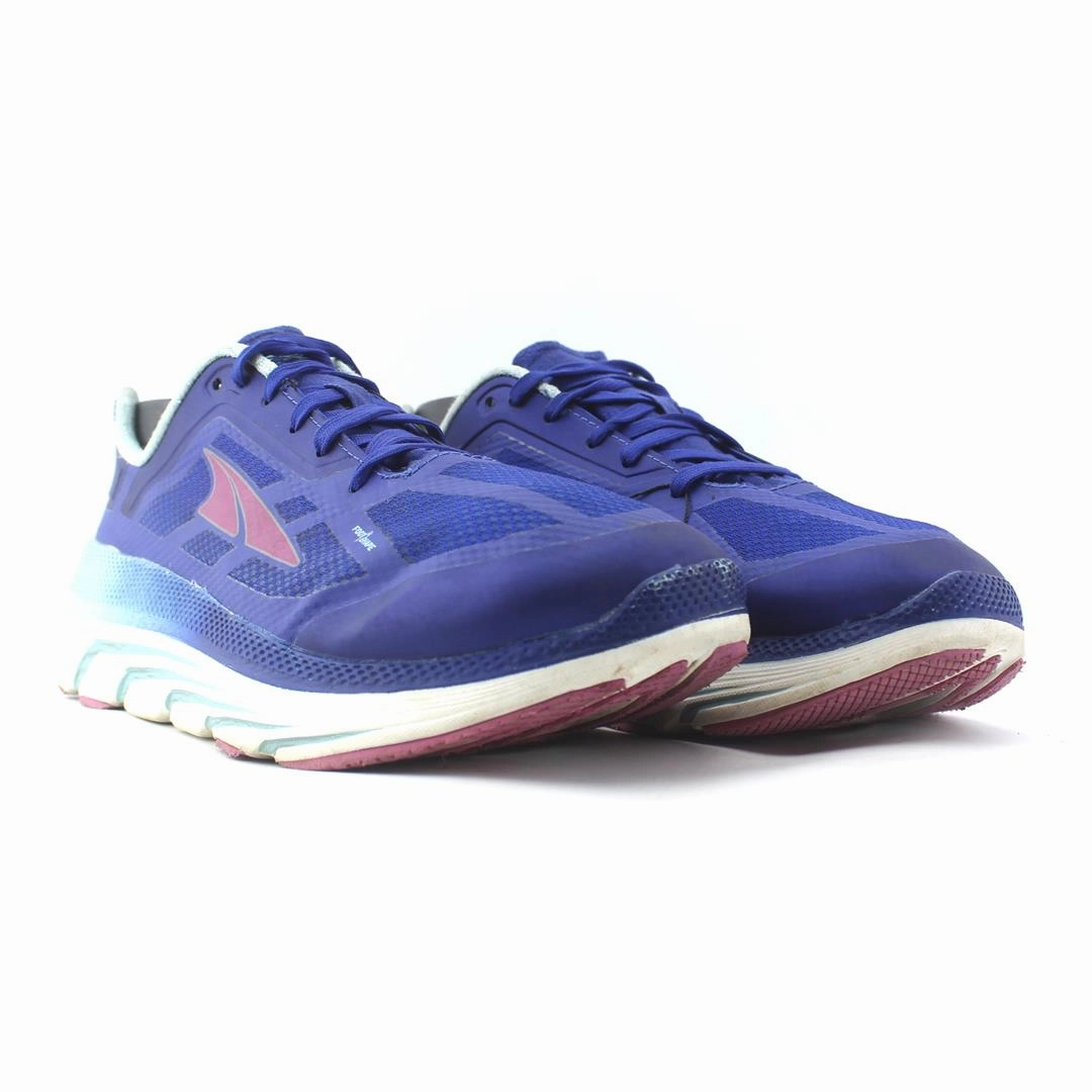 ALTRA DUO lightweight athletic shoe look