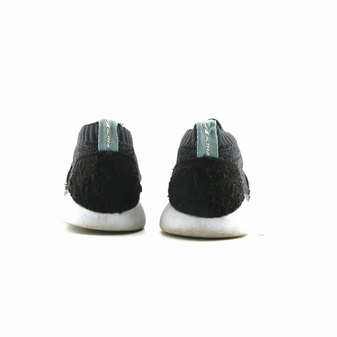 ALTRA DYANI lightweight athletic shoe look