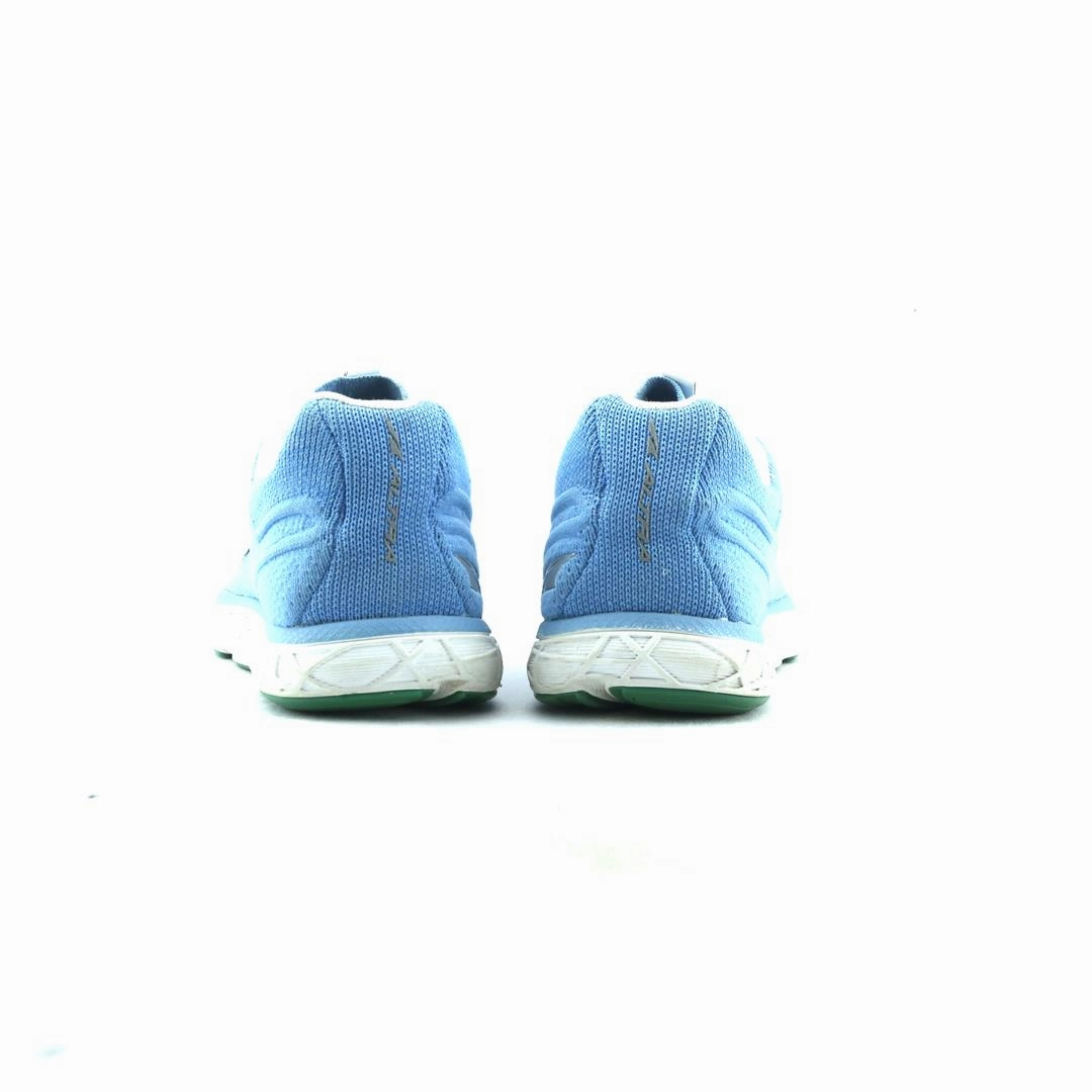 ALTRA ESCALANTE 2.5 lightweight athletic shoe look
