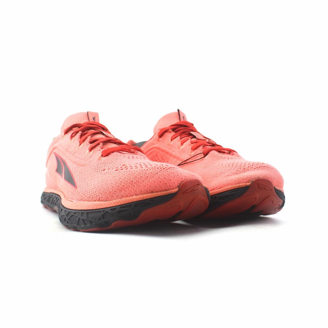 ALTRA ESCALANTE 2.5 lightweight athletic shoe look