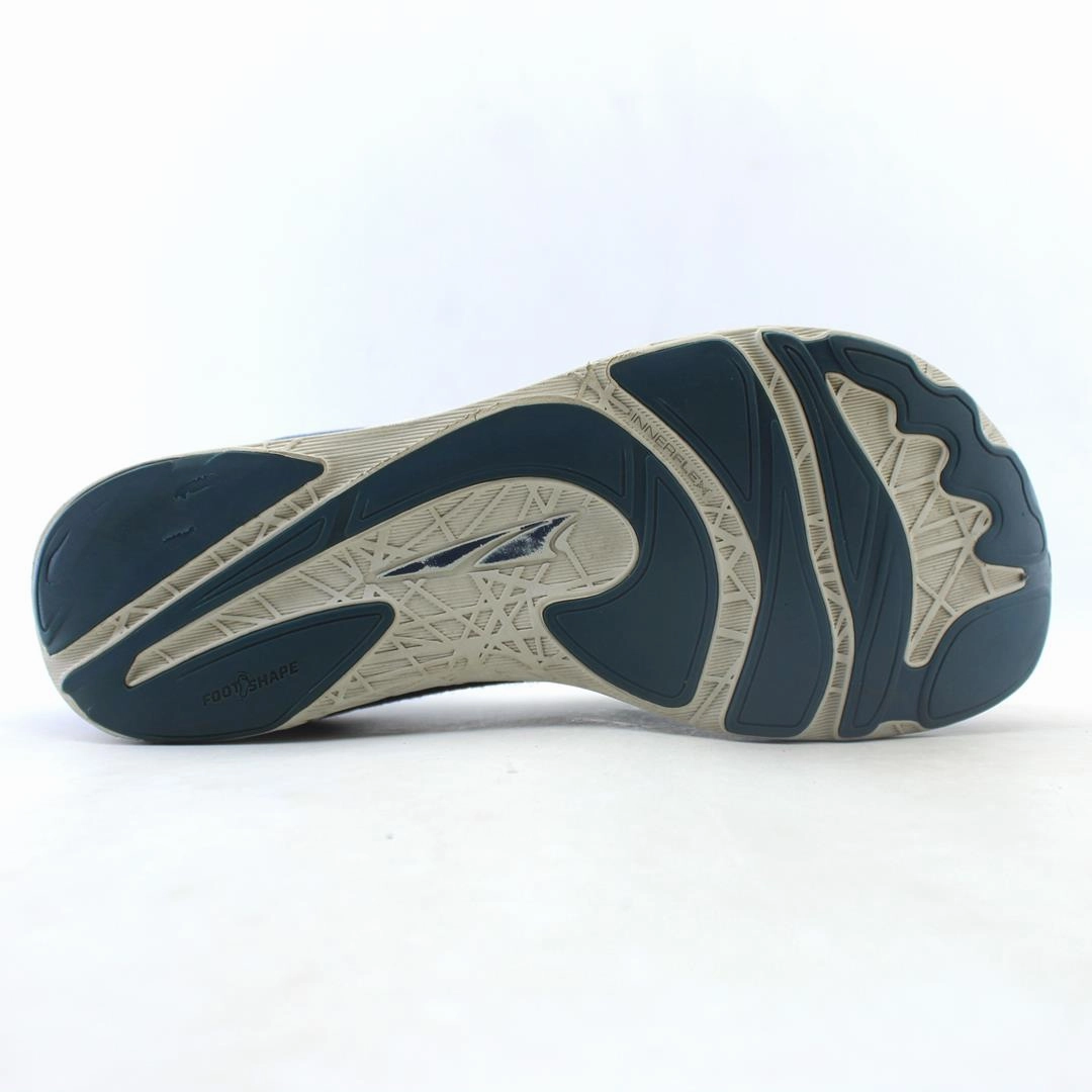 ALTRA ESCALANTE 2.5 lightweight athletic shoe look