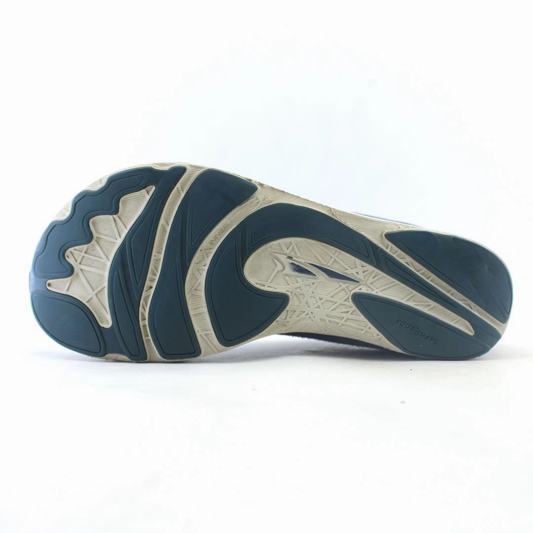 ALTRA ESCALANTE 2.5 lightweight athletic shoe look