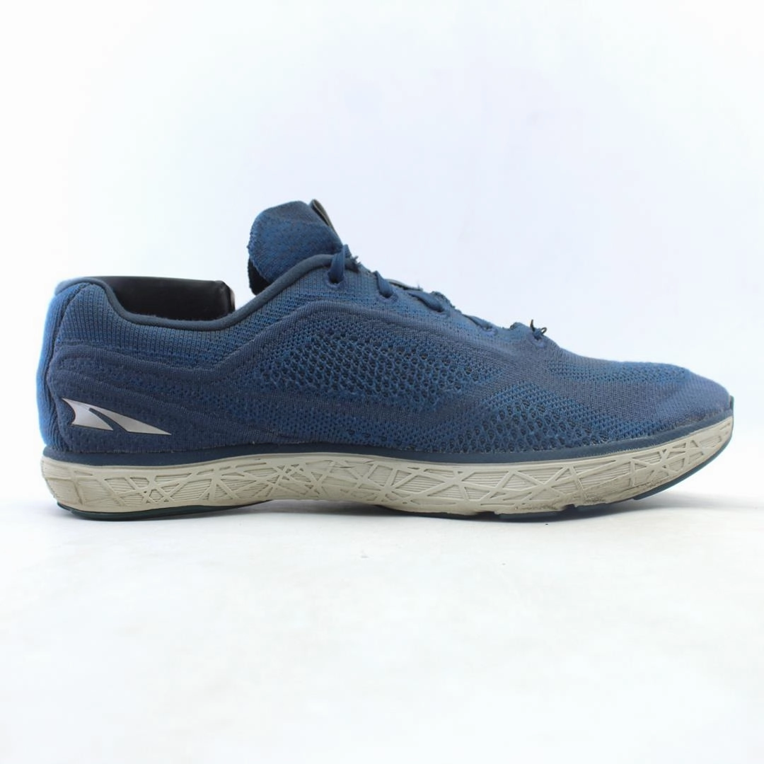 ALTRA ESCALANTE 2.5 lightweight athletic shoe look