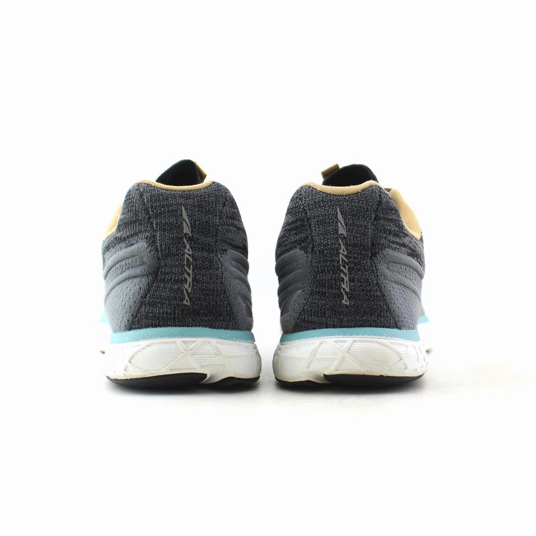 ALTRA  ESCALANTE 2.5 lightweight athletic shoe look