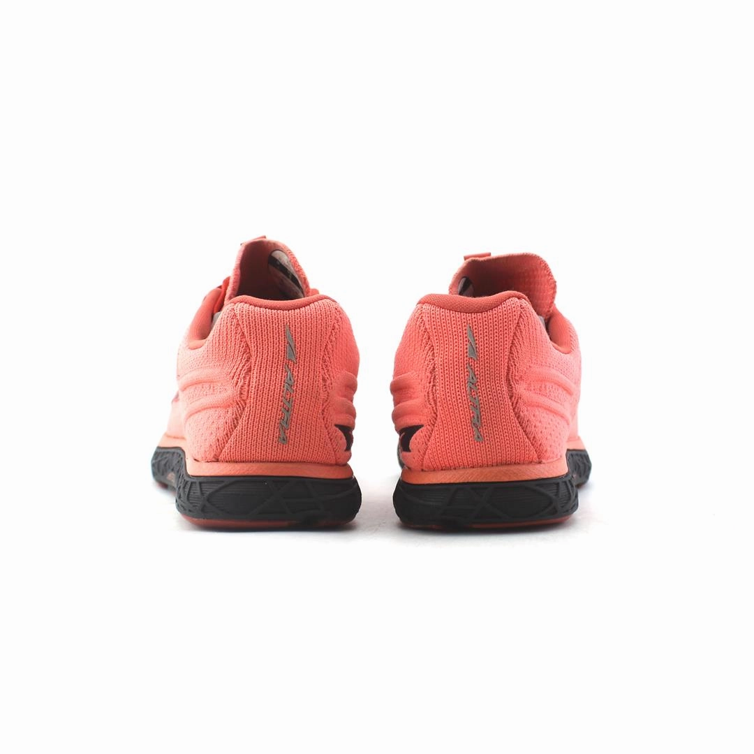 ALTRA ESCALANTE 2.5 lightweight athletic shoe look