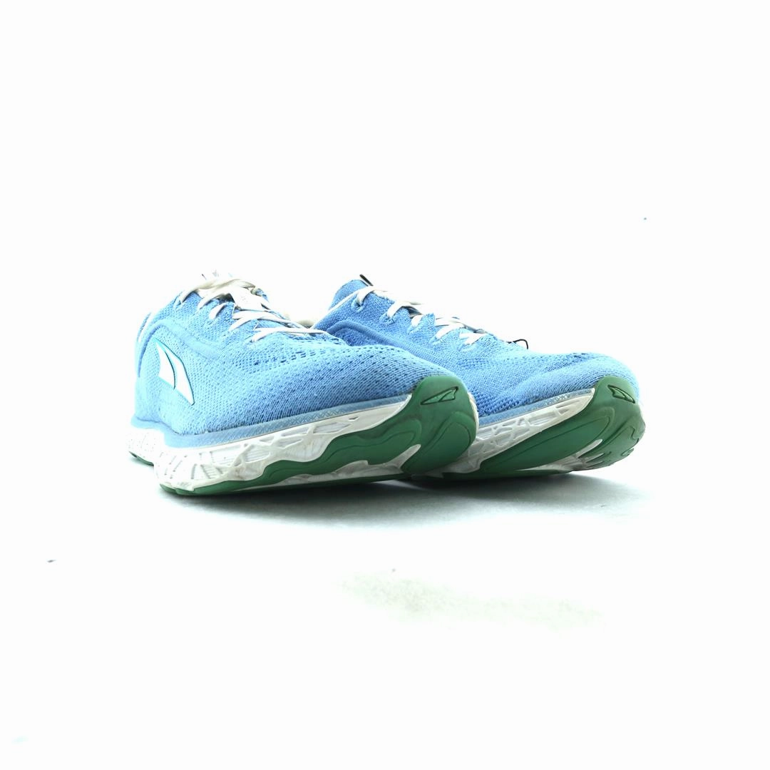 ALTRA ESCALANTE 2.5 lightweight athletic shoe look
