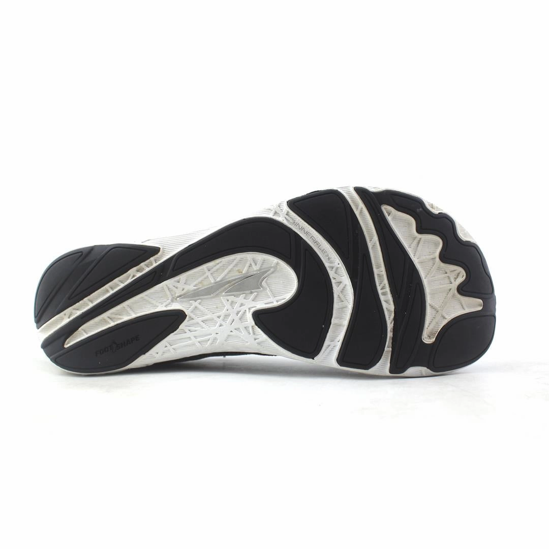 ALTRA ESCALANTE 2 lightweight athletic shoe look