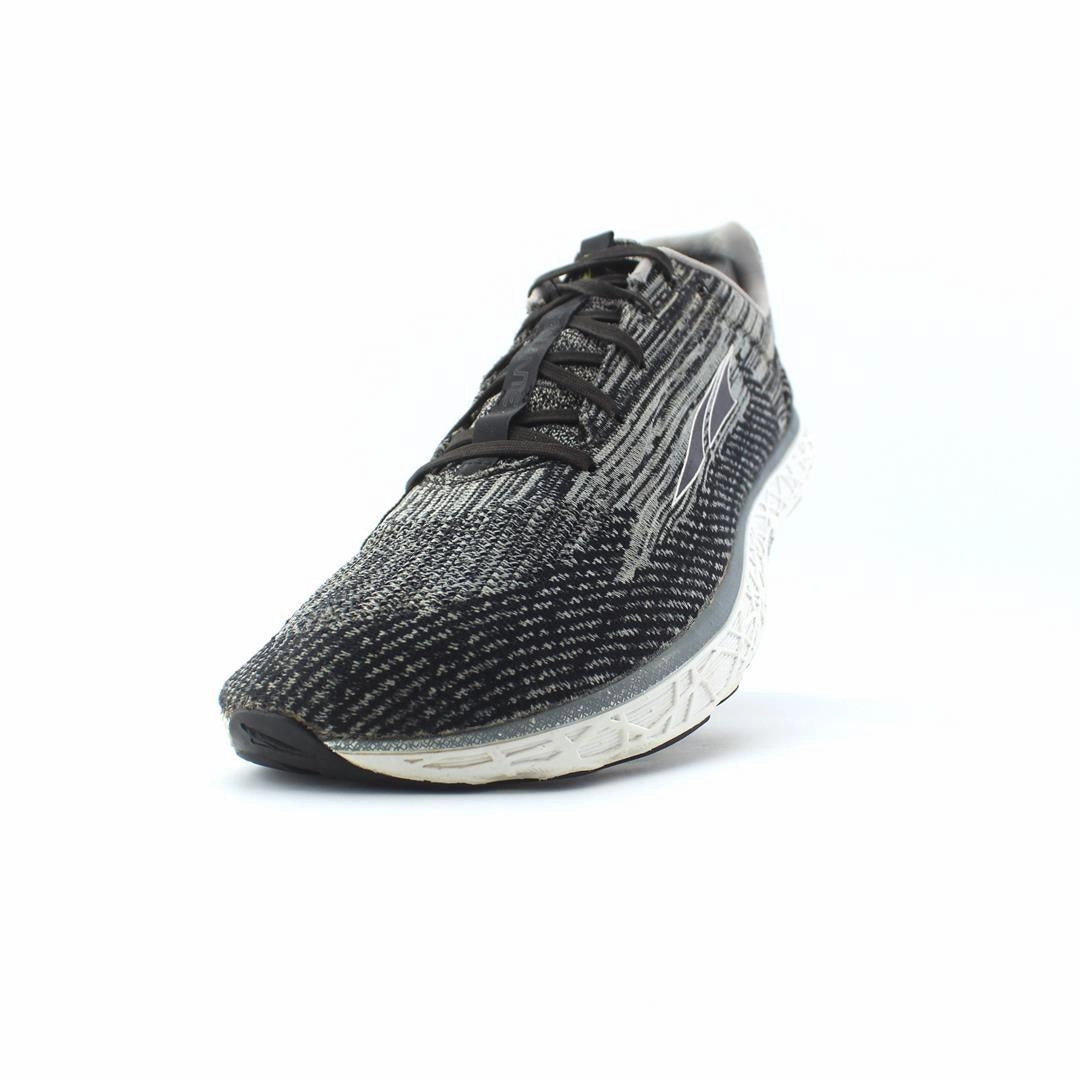 ALTRA ESCALANTE 2 lightweight athletic shoe look