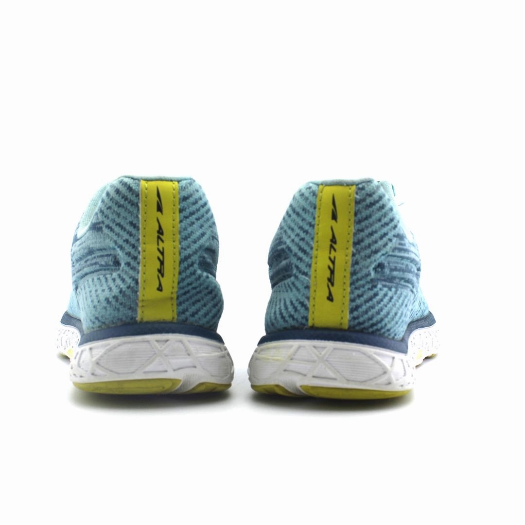 ALTRA ESCALANTE  2 lightweight athletic shoe look