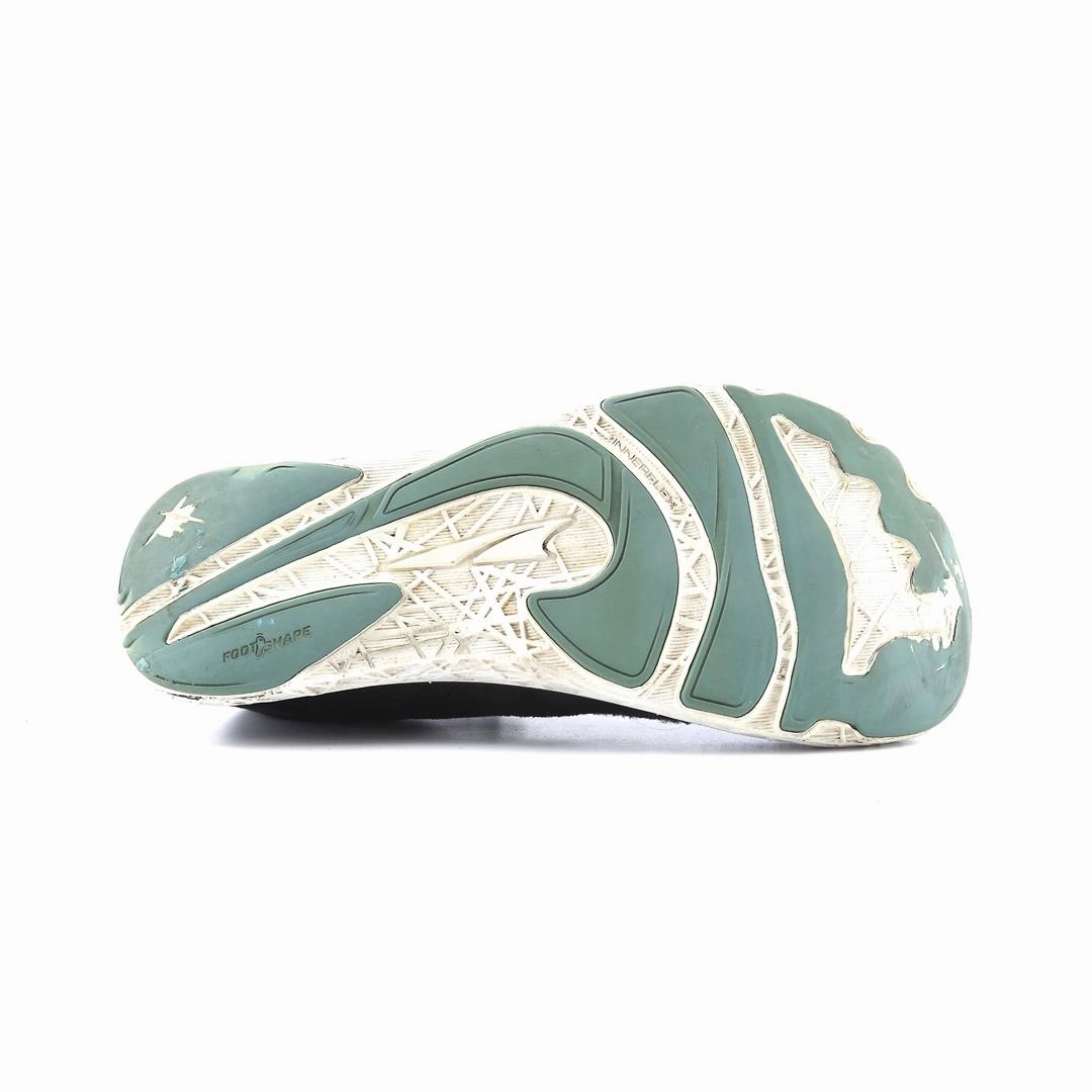 ALTRA ESCALANTE 2 lightweight athletic shoe look