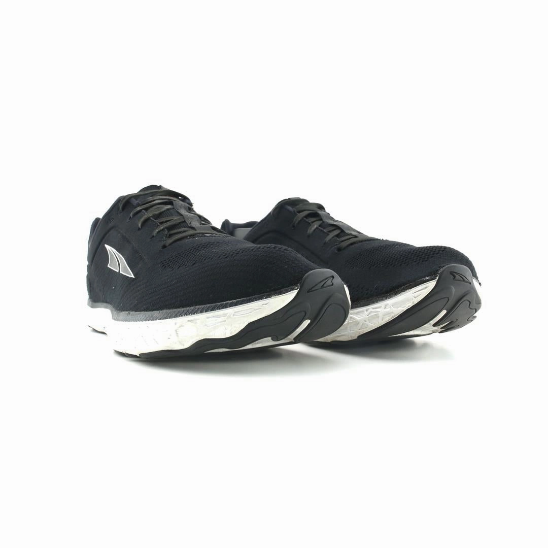 ALTRA ESCALANTE 2 lightweight athletic shoe look