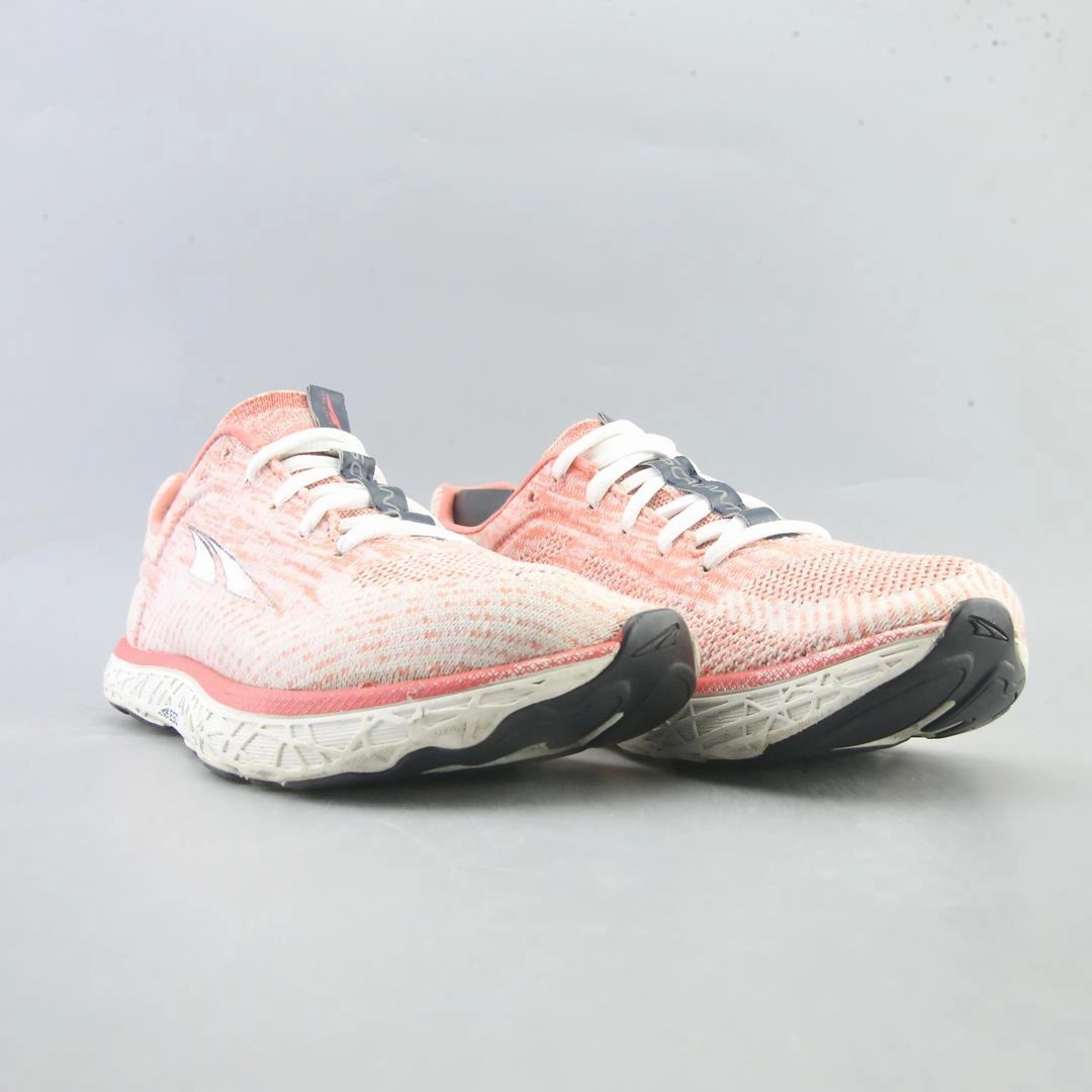 ALTRA  ESCALANTE 2 lightweight athletic shoe look