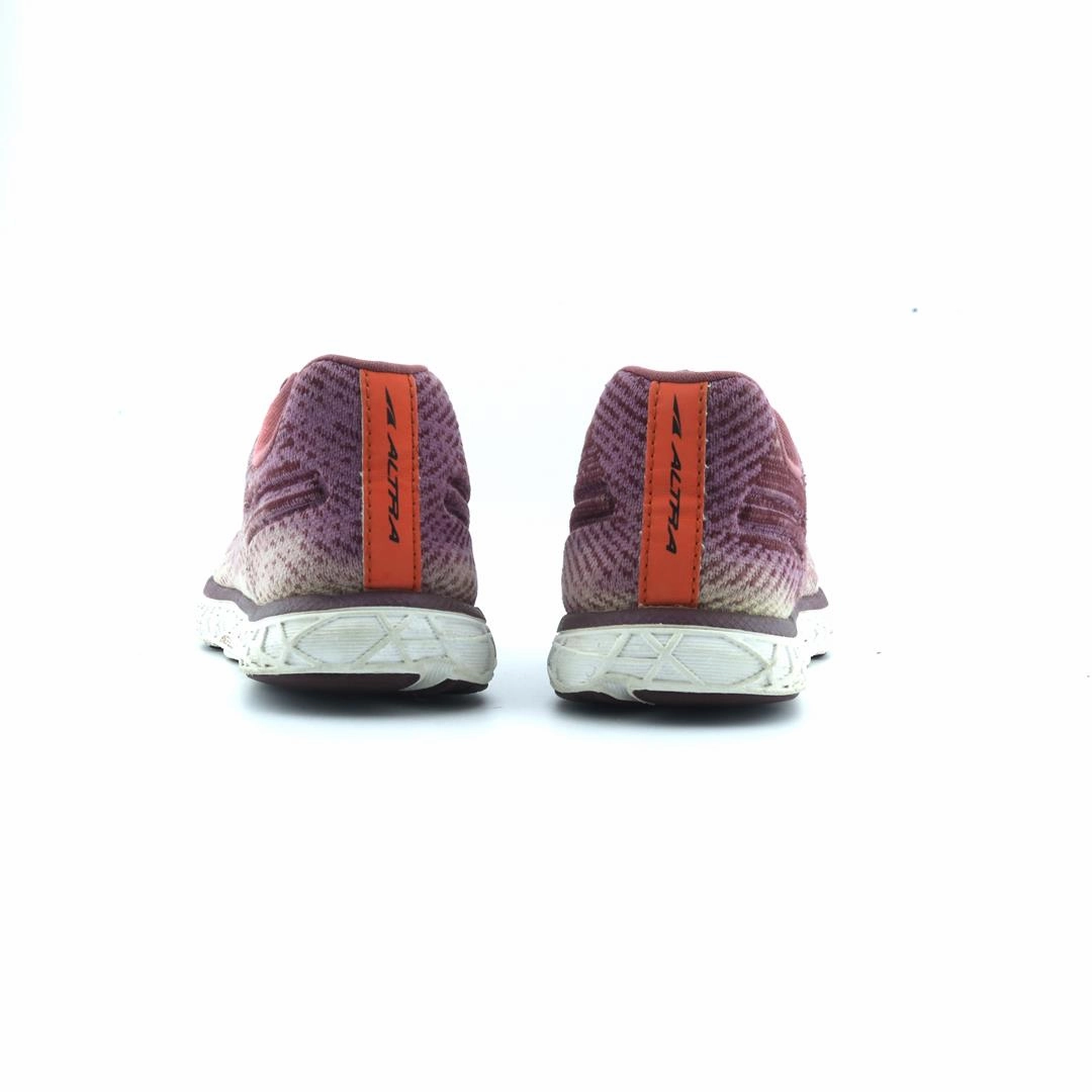 ALTRA ESCALANTE 2 lightweight athletic shoe look