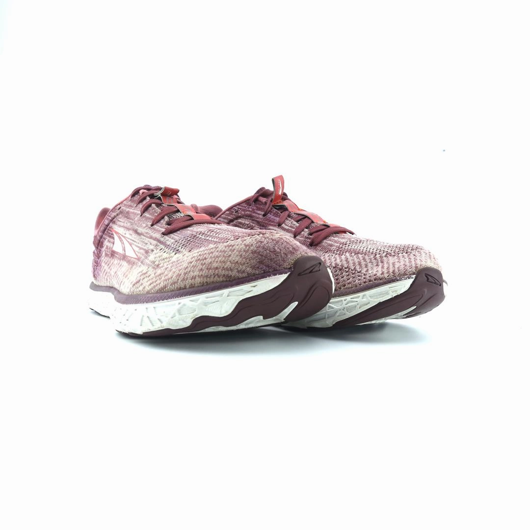 ALTRA ESCALANTE 2 lightweight athletic shoe look