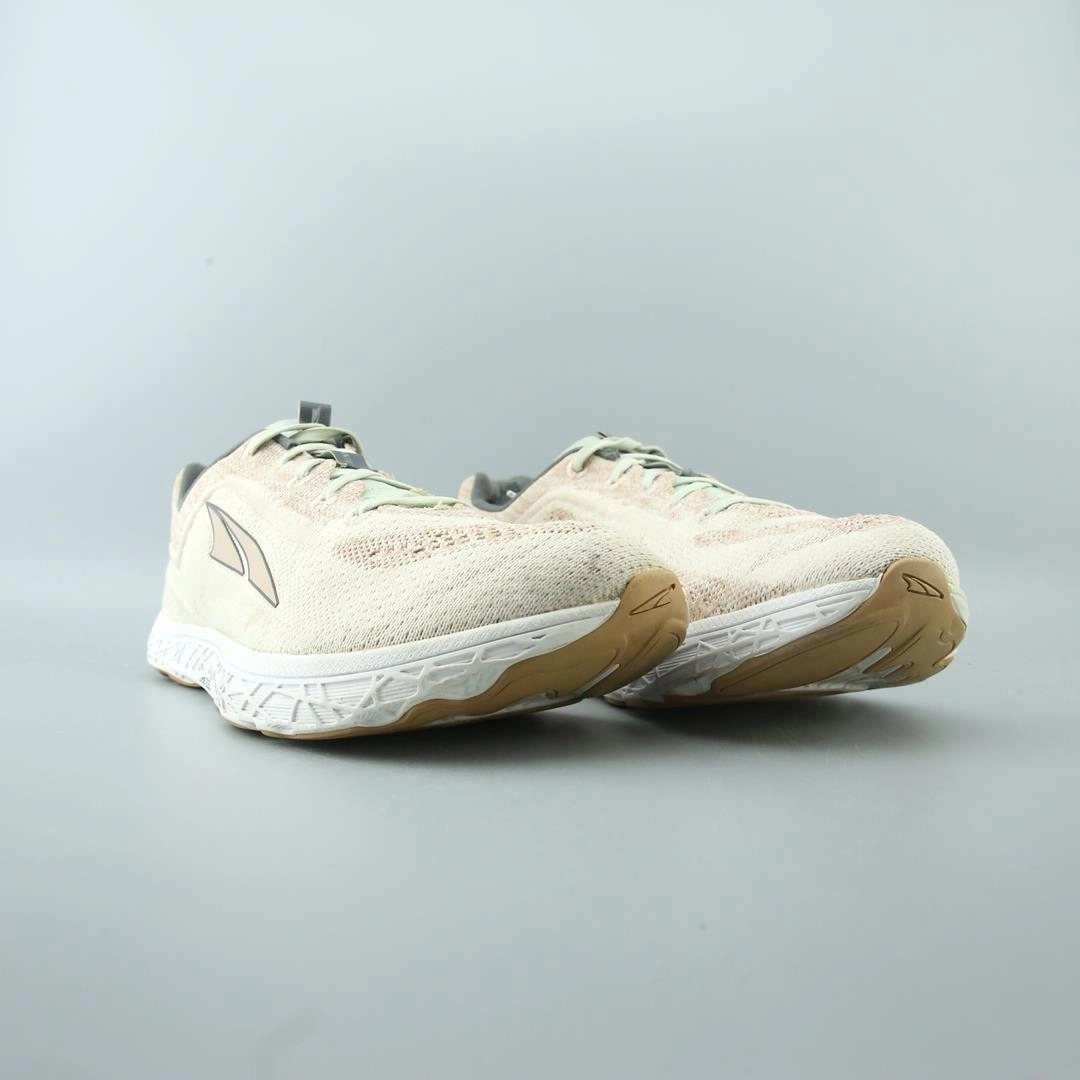 ALTRA ESCALANTE 2 lightweight athletic shoe look