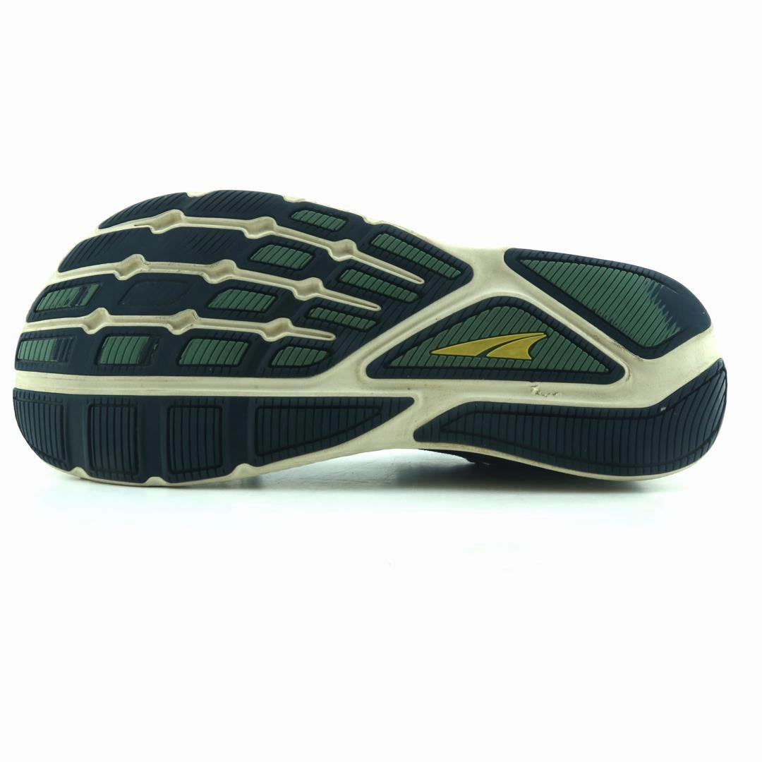ALTRA ESCALANTE 3 lightweight athletic shoe look