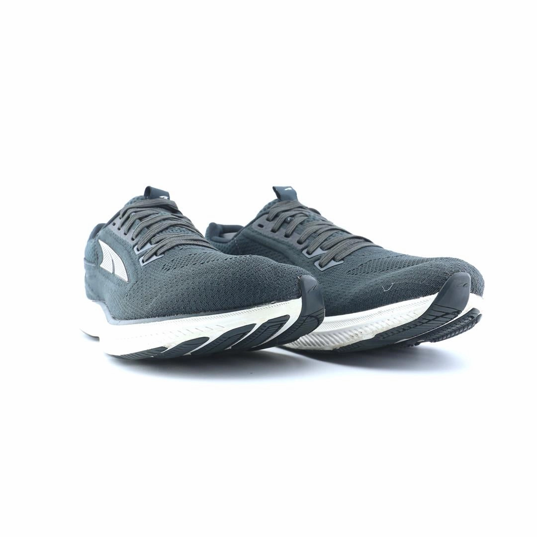 ALTRA ESCALANTE 3 lightweight athletic shoe look