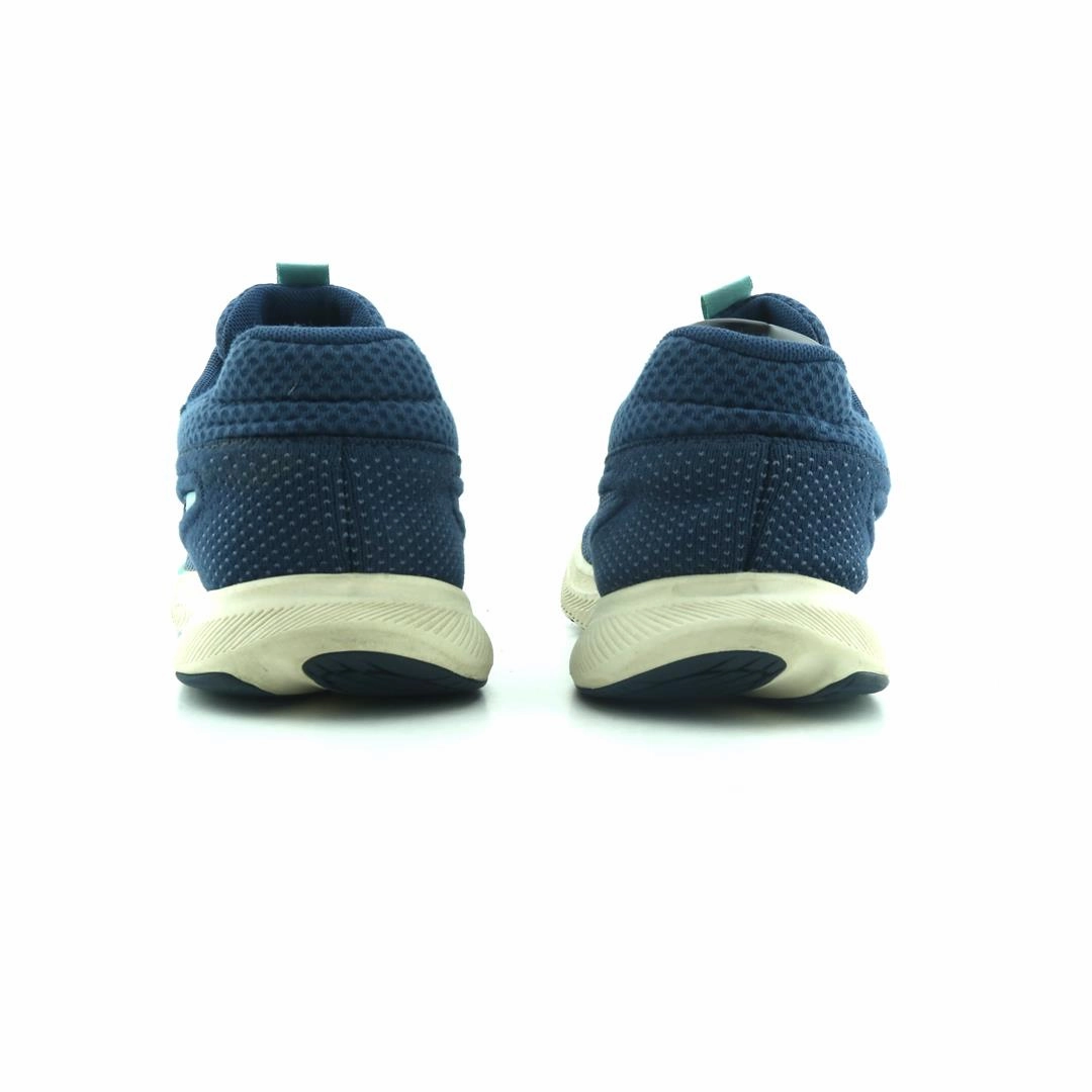 ALTRA ESCALANTE 3 lightweight athletic shoe look