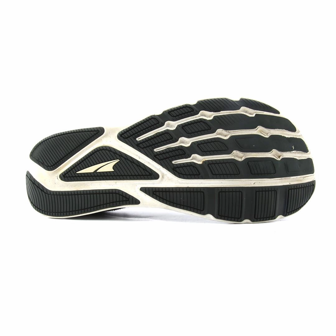 ALTRA ESCALANTE 3 lightweight athletic shoe look