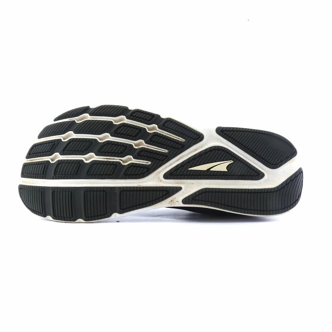 ALTRA ESCALANTE 3 lightweight athletic shoe look