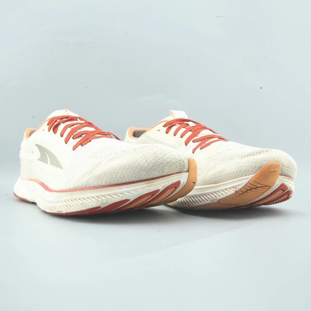 ALTRA ESCALANTE 3 lightweight athletic shoe look