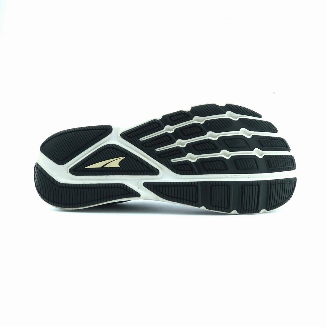 ALTRA ESCALANTE 3 lightweight athletic shoe look