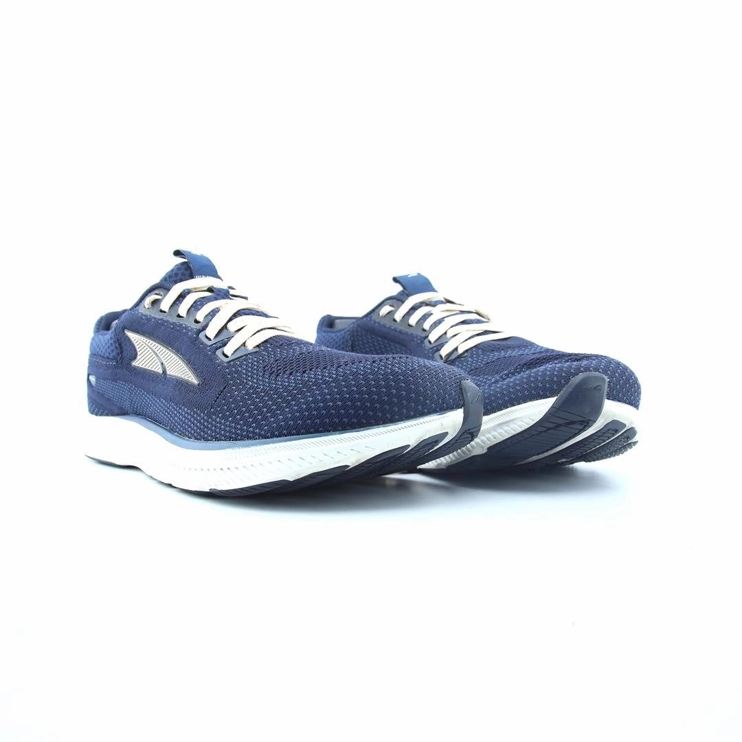 ALTRA ESCALANTE 3 lightweight athletic shoe look