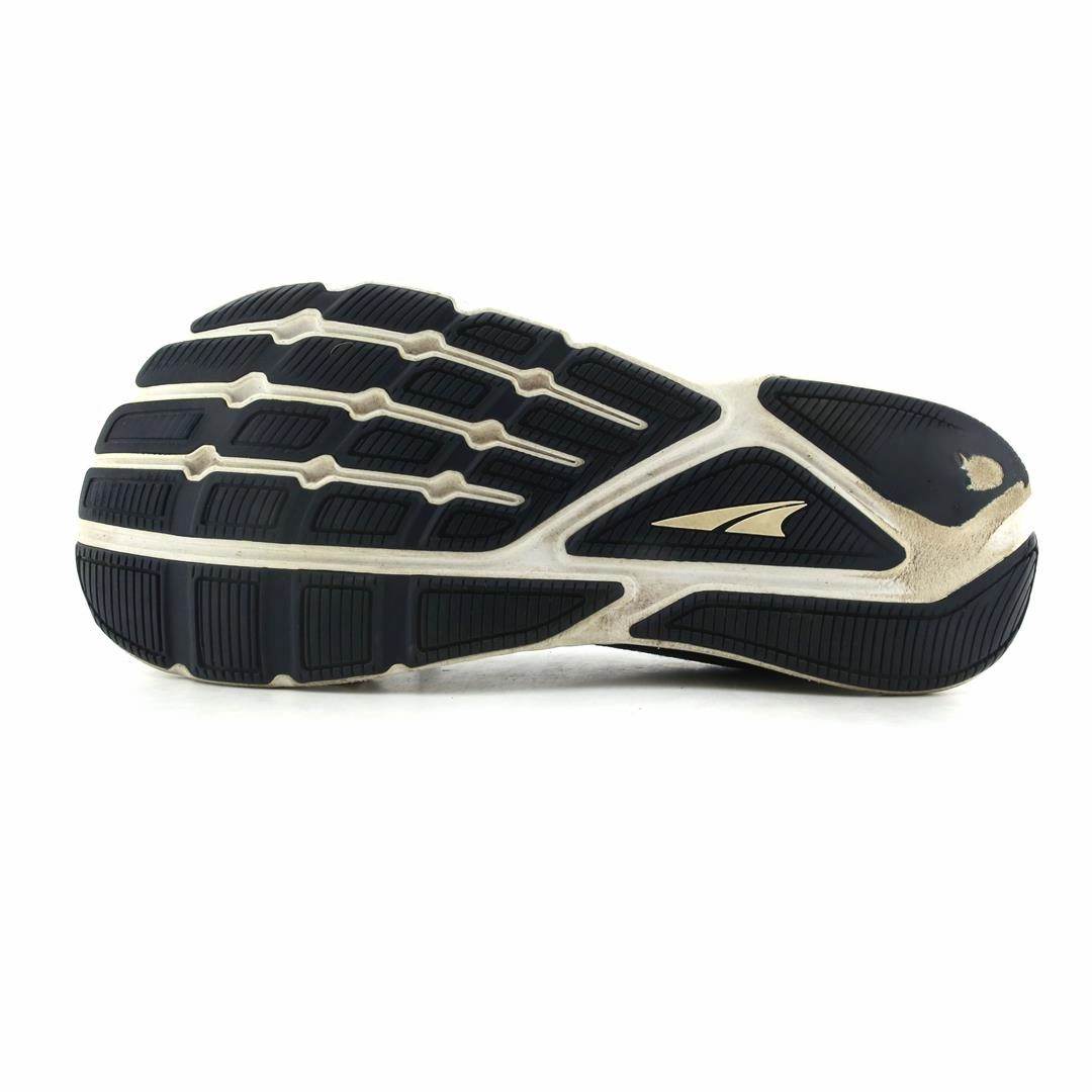 ALTRA  ESCALANTE 3 lightweight athletic shoe look