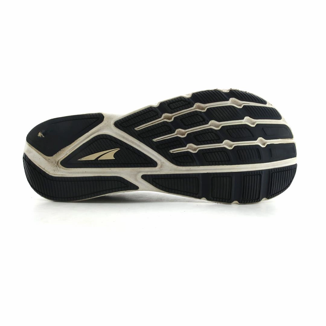 ALTRA  ESCALANTE 3 lightweight athletic shoe look