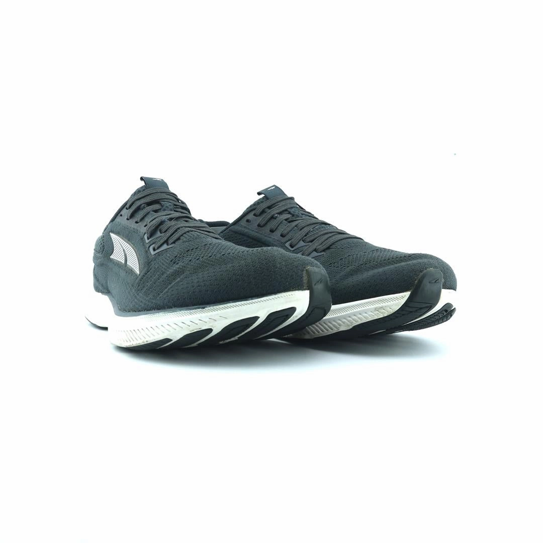 ALTRA ESCALANTE 3 lightweight athletic shoe look