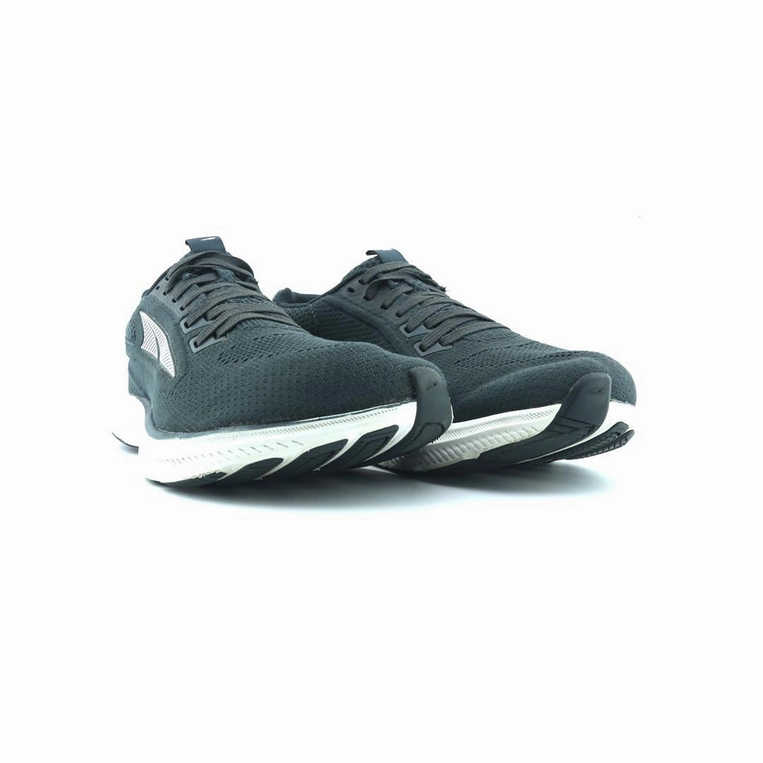 ALTRA ESCALANTE 3 lightweight athletic shoe look