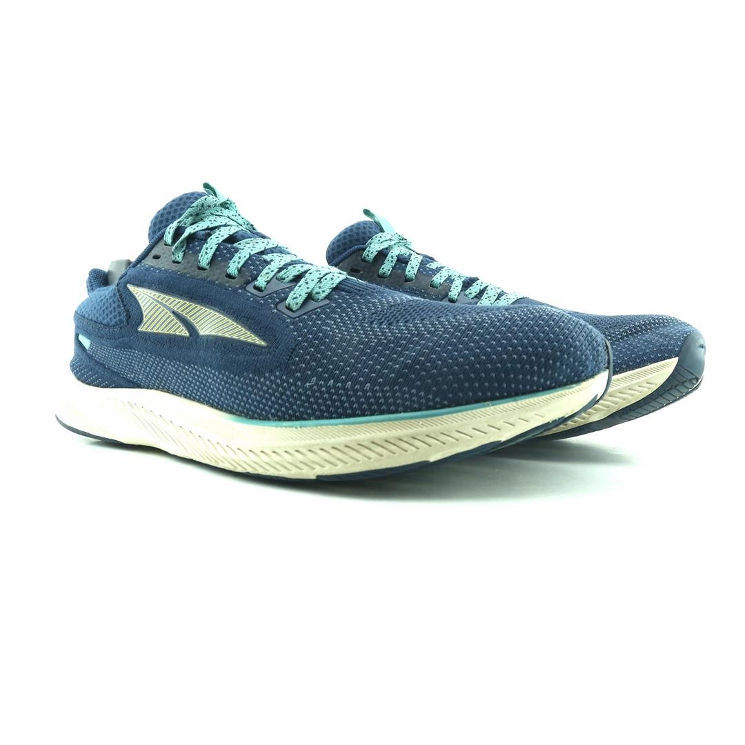 ALTRA ESCALANTE 3 lightweight athletic shoe look