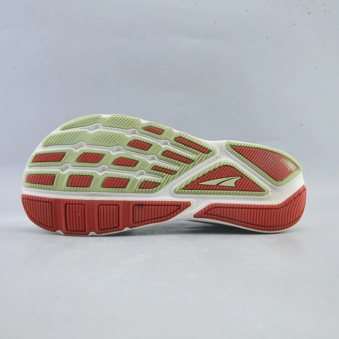 ALTRA ESCALANTE 3 lightweight athletic shoe look
