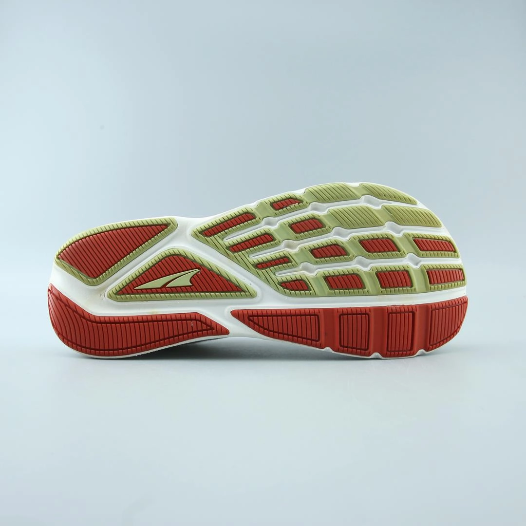 ALTRA ESCALANTE 3 lightweight athletic shoe look