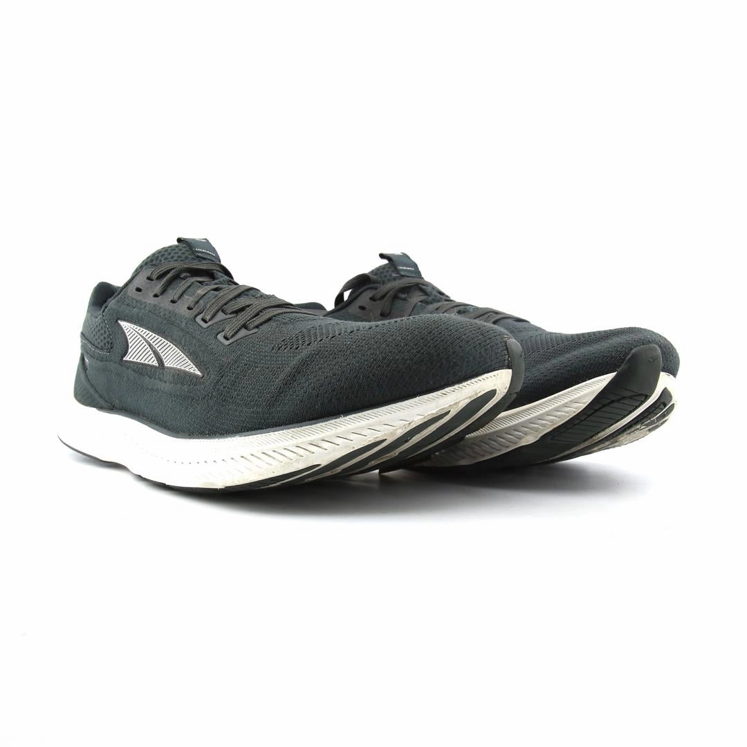 ALTRA ESCALANTE 3 lightweight athletic shoe look