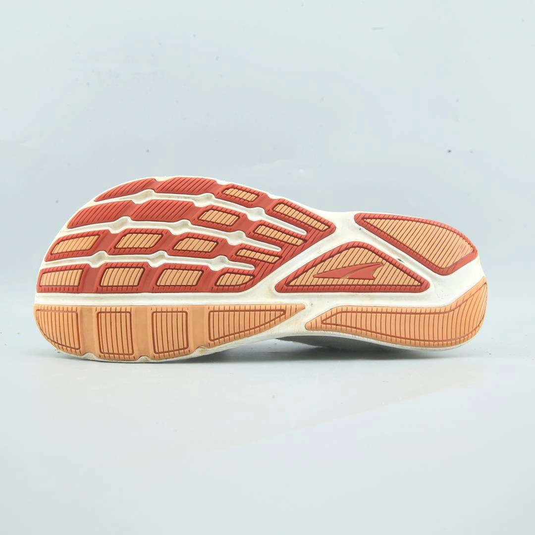 ALTRA ESCALANTE 3 lightweight athletic shoe look