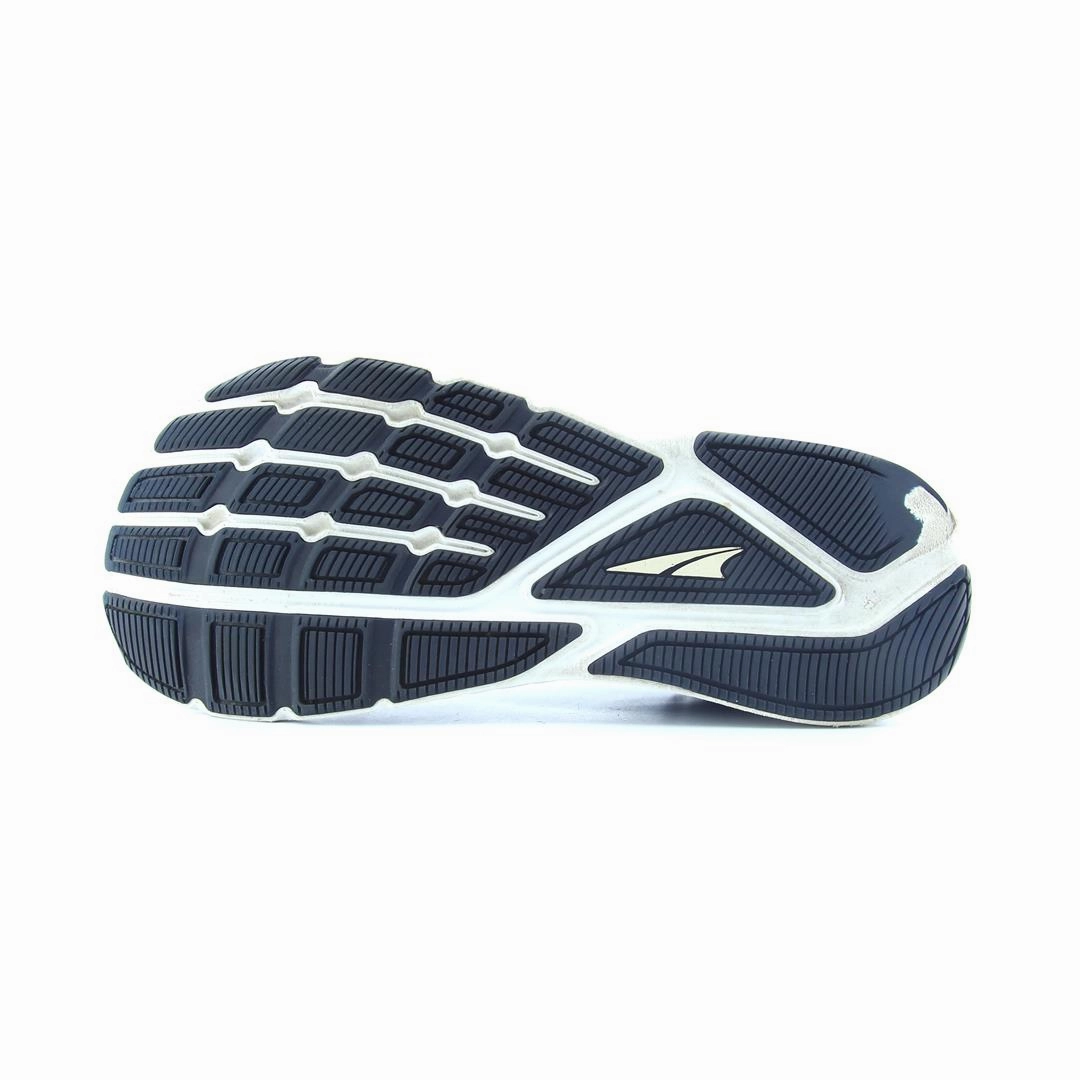 ALTRA ESCALANTE 3 lightweight athletic shoe look