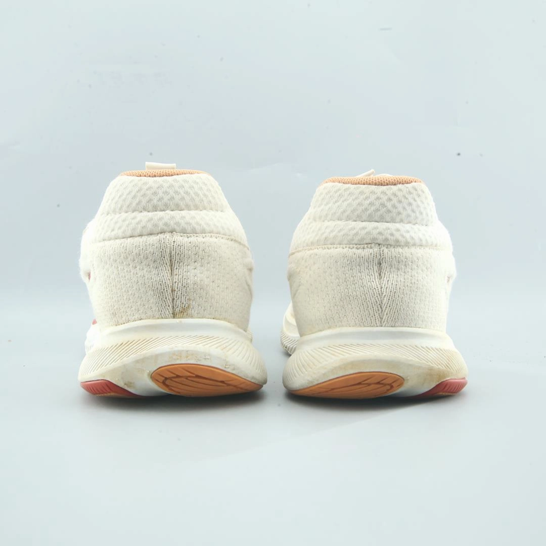 ALTRA ESCALANTE 3 lightweight athletic shoe look