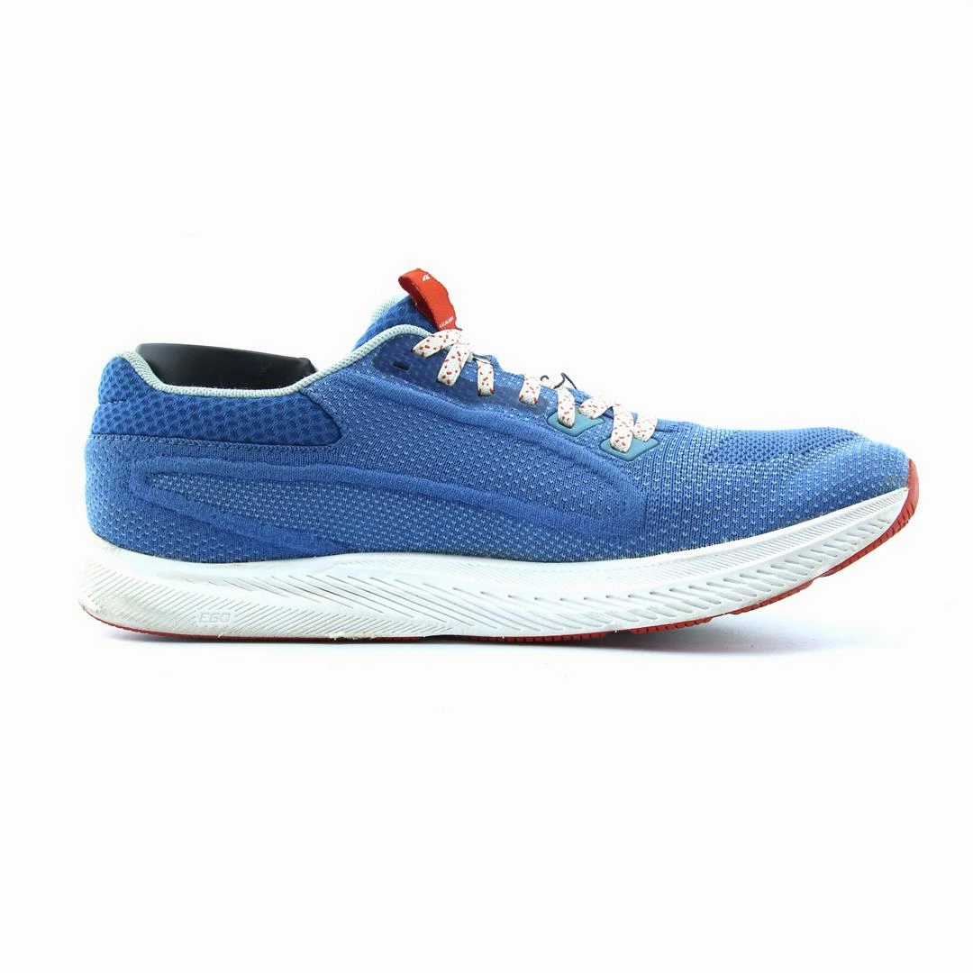 ALTRA  ESCALANTE 3 lightweight athletic shoe look