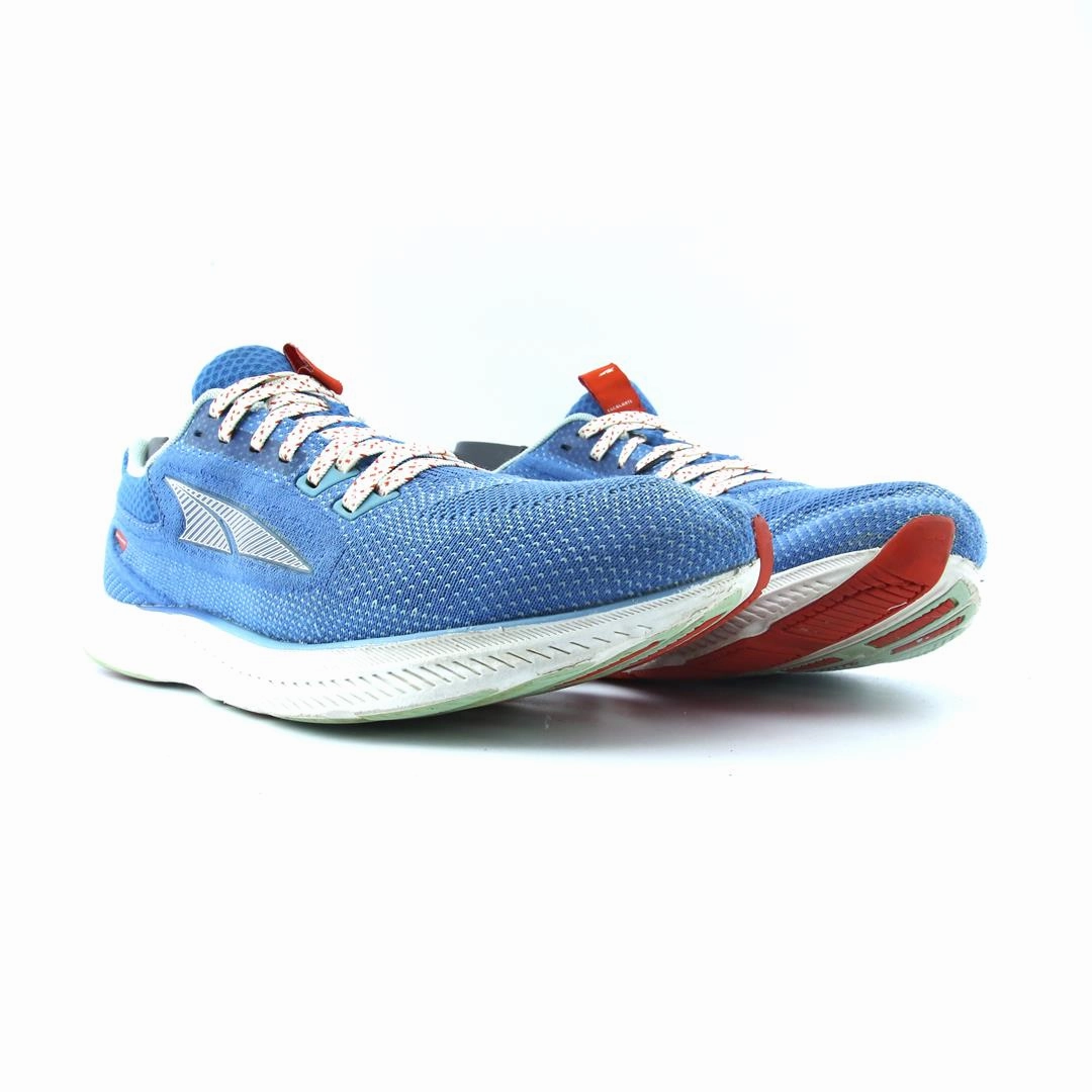 ALTRA  ESCALANTE 3 lightweight athletic shoe look