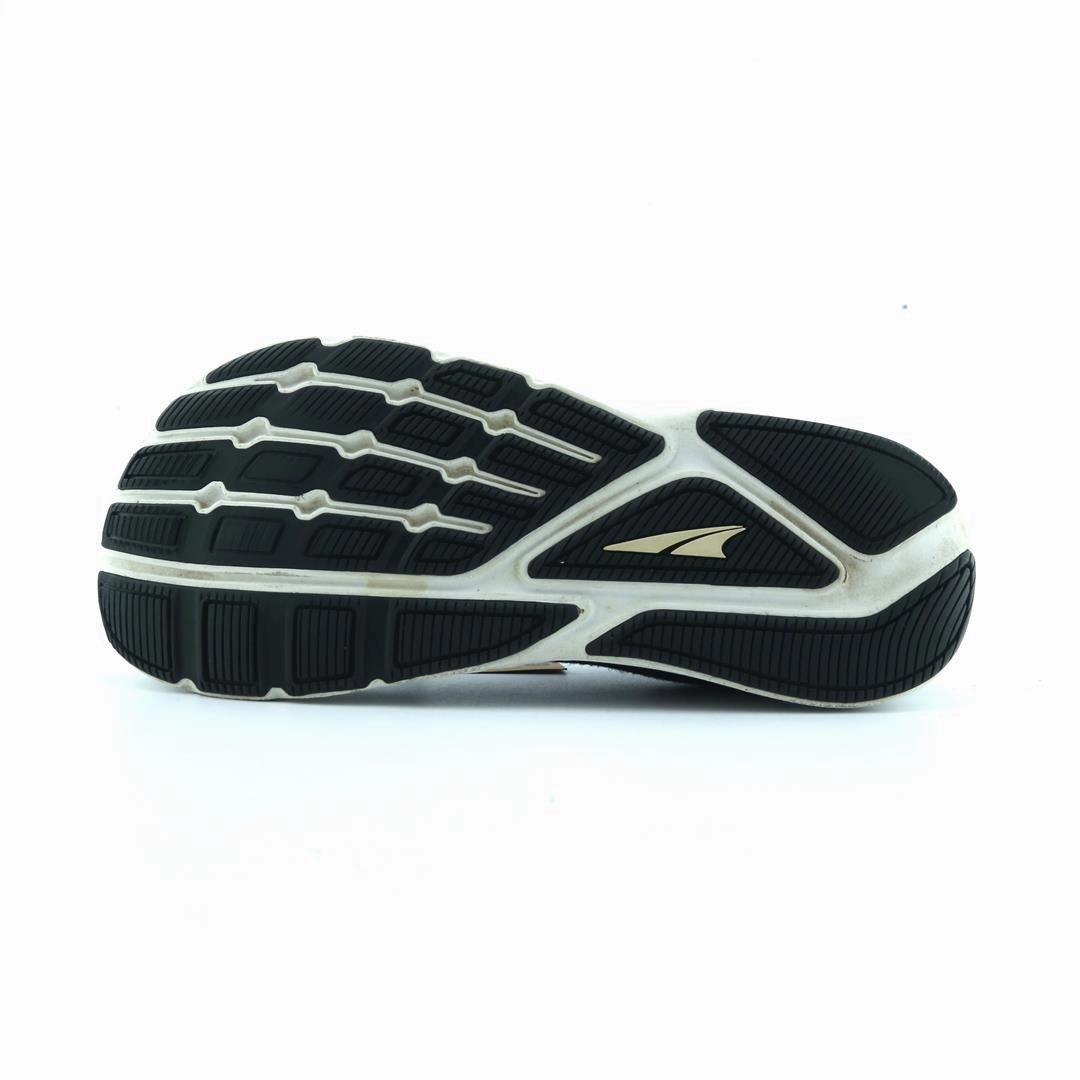 ALTRA ESCALANTE 3 lightweight athletic shoe look