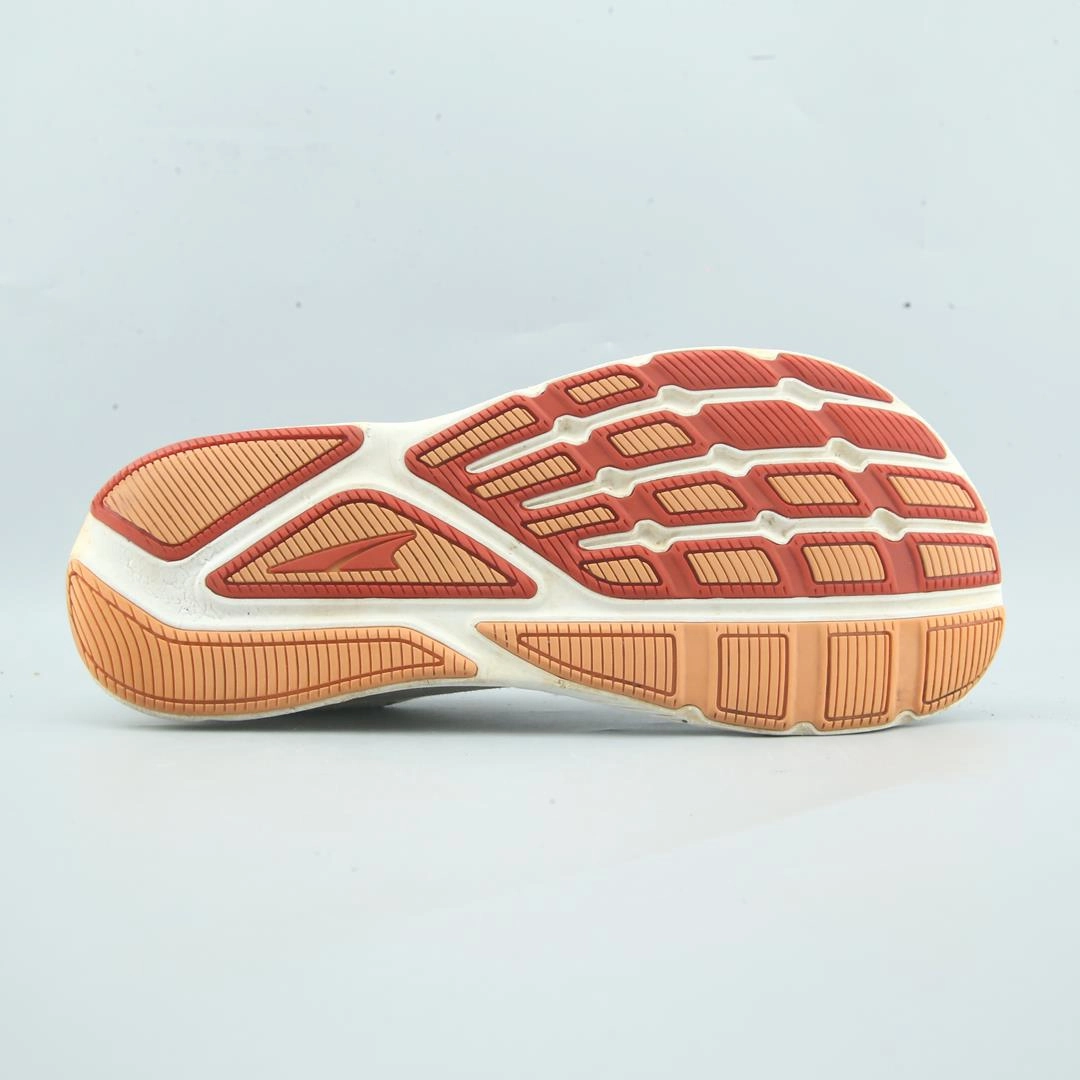 ALTRA ESCALANTE 3 lightweight athletic shoe look
