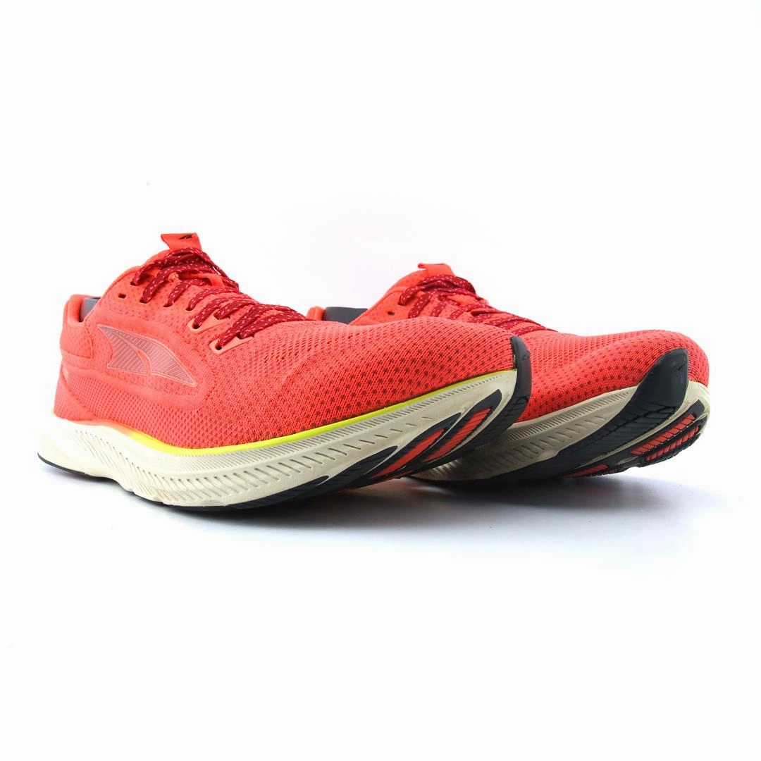 ALTRA ESCALANTE 3 lightweight athletic shoe look
