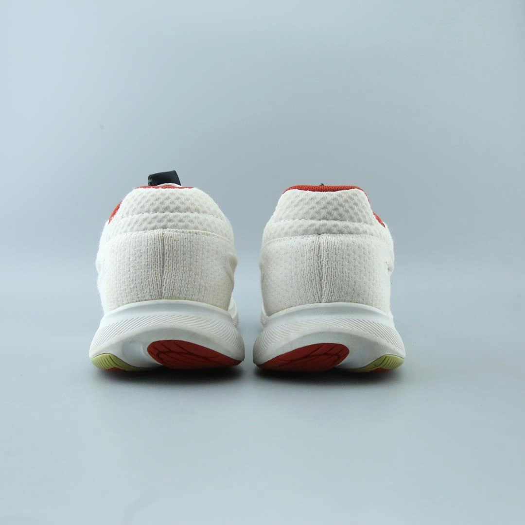 ALTRA ESCALANTE 3 lightweight athletic shoe look