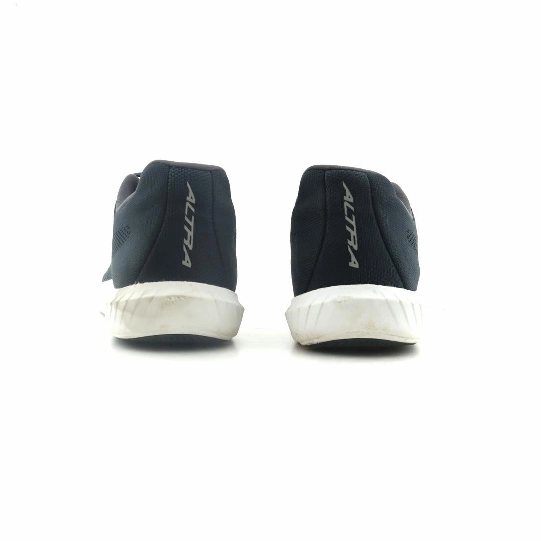 ALTRA ESCALANTE 4 lightweight athletic shoe look