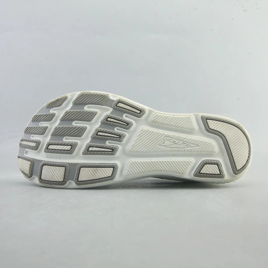 ALTRA ESCALANTE 4 lightweight athletic shoe look
